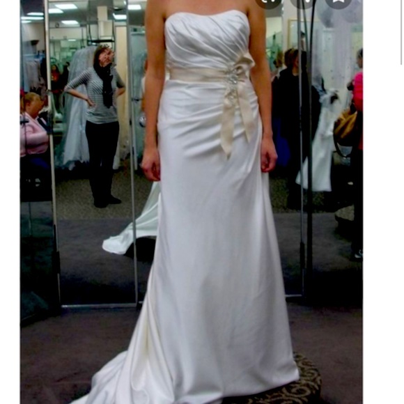 NEW A-LINE SILHOUETTE & SWEETHEART NECKLINE WEDDING DRESS - Picture 4 of 10